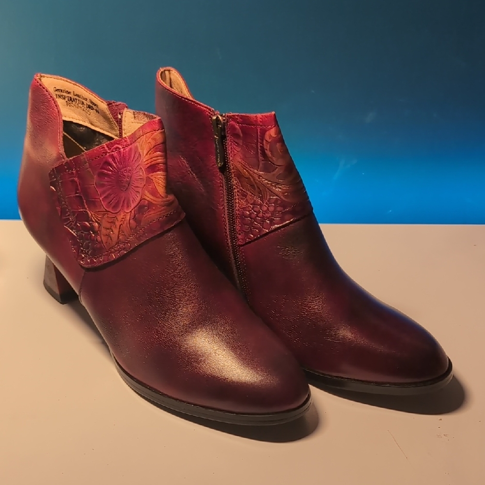 Elegant Purple Ankle Boots L'Artiste